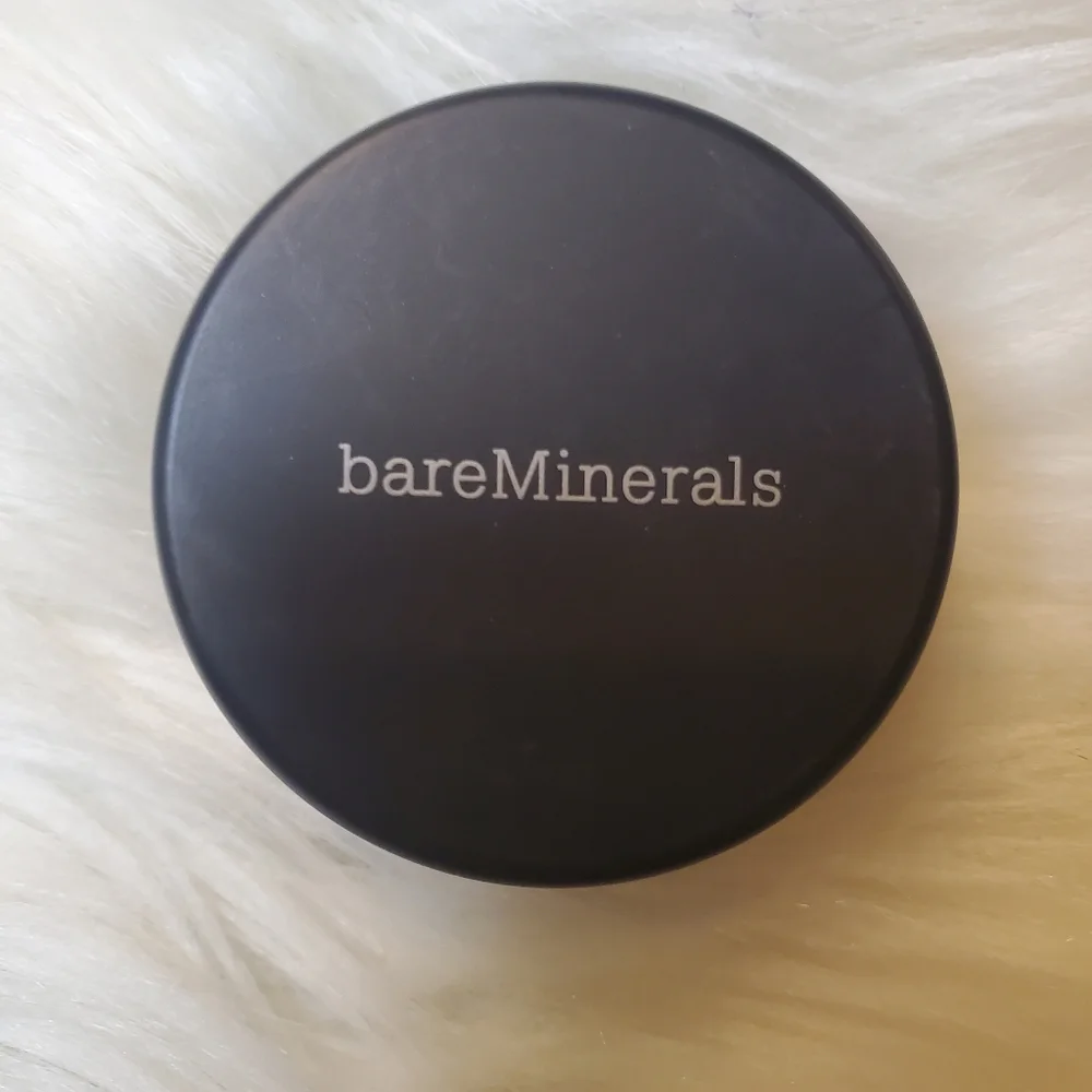 BUNDLE- It Cosmetics Concealer- Tan, Bare Minerals Mineral Veil & Face Color